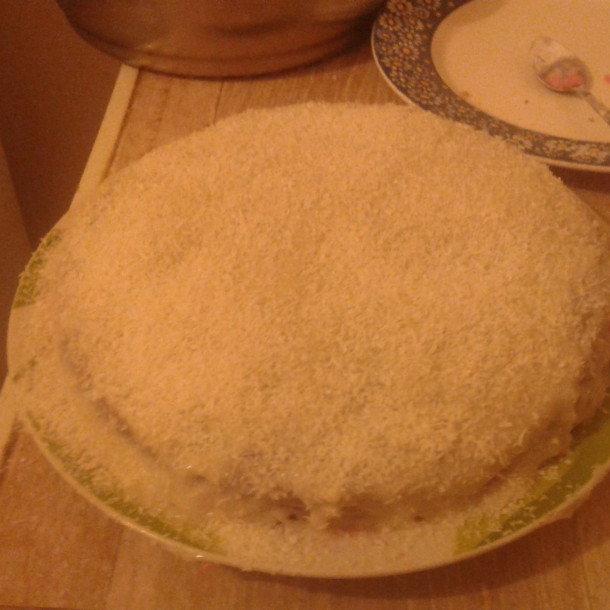   recette au noix coco  en poudre et filer amande  colorant rose