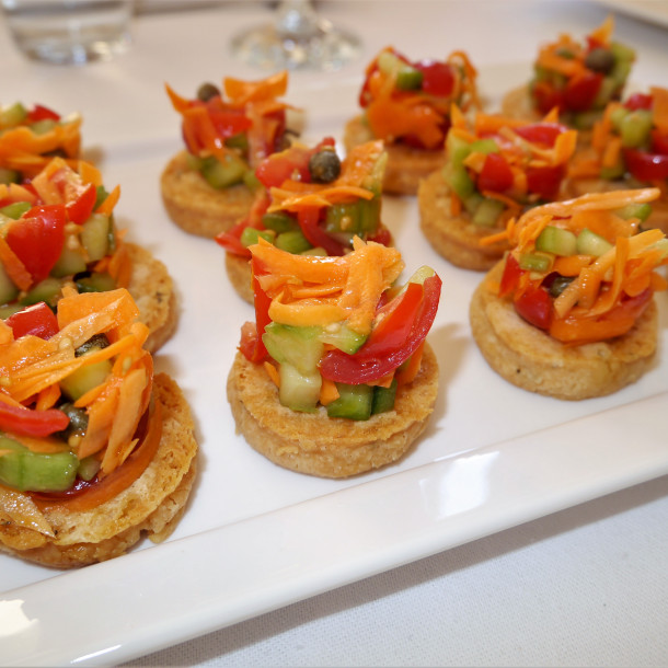  Petit tartare de légumes sur son sablé au parmesan au Thermomix