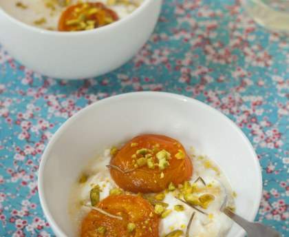 Abricots rôtis au romarin et faisselle au caramel de lavande