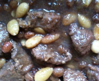 Agneau aux amandes et raisins secs