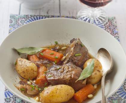 Agneau confit aux pommes de terres nouvelles