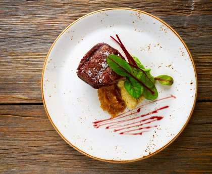 Aloyau de veau, chutney d'échalotes caramélisées et purée de pomme de terre
