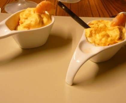 Amuse-bouche de la mer et son espuma coco-chorizo