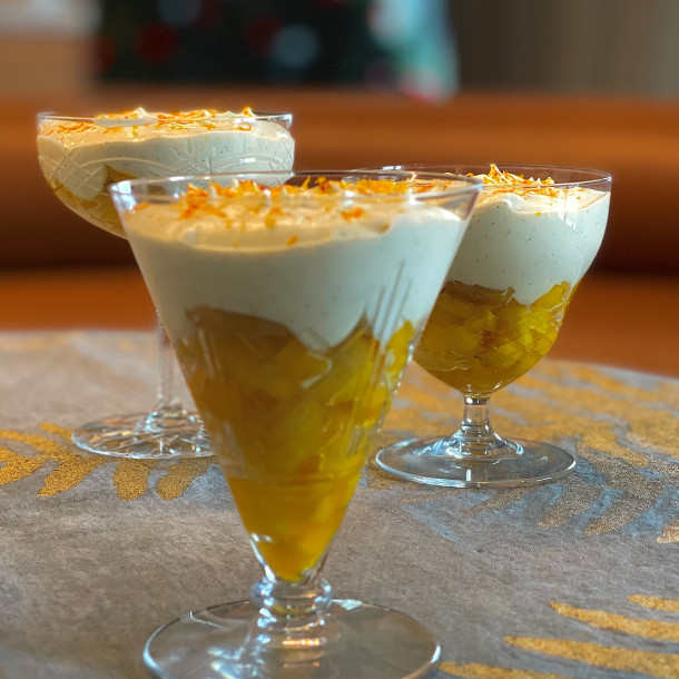 Ananas et mangue safranés, crème à la vanille