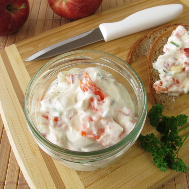 Apéritifs au saumon, pomme et fromage frais