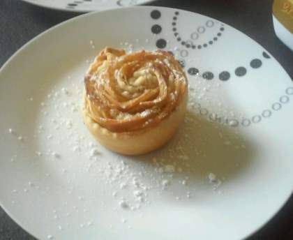 Apple roses