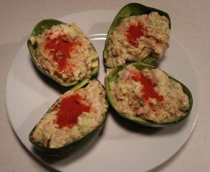 Avocats au thon et au piment doux