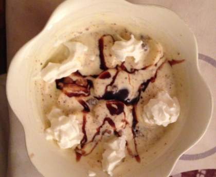 Bananes gourmandes (chocolat, chantilly et cookie)
