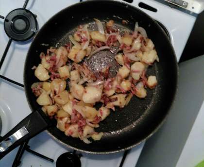 Bauen Fruhstuck : poêlée de pommes de terre aux lardons et aux oignons