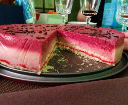 Bavarois à la mousse de fraises et fruits rouges