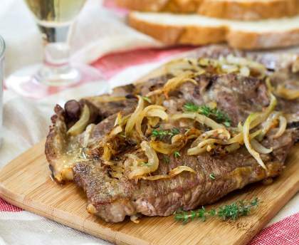 bavette à l'échalote sauce vin rouge