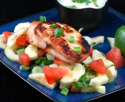 Blancs de poulet grillés au yaourt et concombres