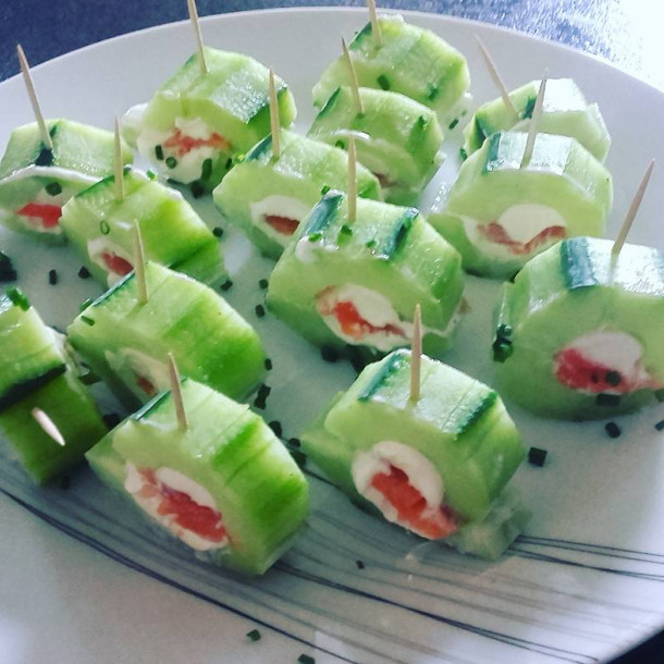 Bouchées de concombre, fromage frais et truite fumée