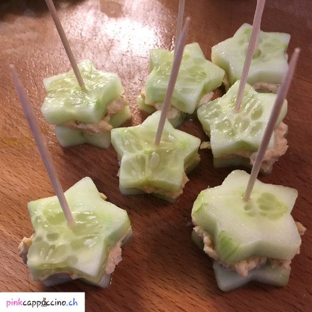 Bouchées étoilées au concombre et houmous