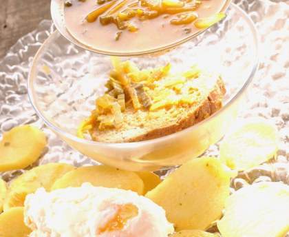 Bouillabaisse de pommes de terre aux oeufs