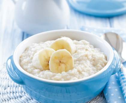 Bouillie de flocon d'avoine (porridge) coco, banane, pomme