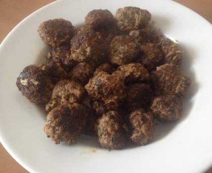 Boulettes de boeuf au beurre persillé
