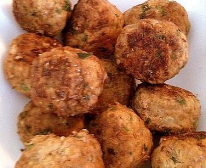 boulettes de boeuf au raz -el-hanout jaune et coriandre fraîche
