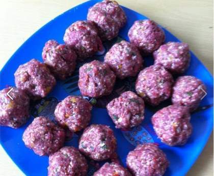 Boulettes de boeuf gourmandes. (bacon,Fromage et herbes)