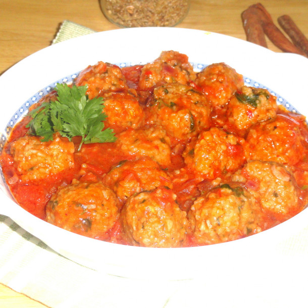 Boulettes de boulghour à la sauce tomate