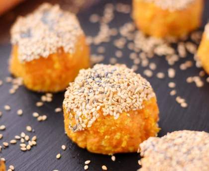 Boulettes de carottes au cumin, sésame et pavot