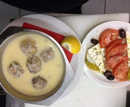 Boulettes de viande sauce oeuf - citron (Youvarlakia) Grèce