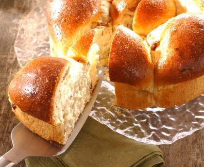 Brioche aux raisins, amandes et cardamome