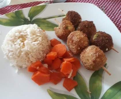 Brochette de boulettes de poulet