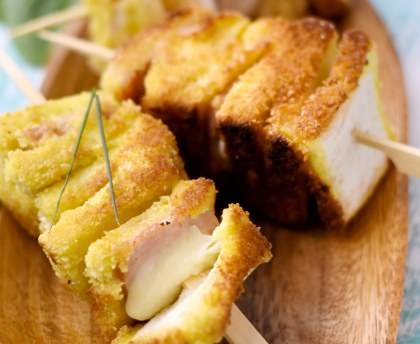 Brochette de croque-monsieur panée