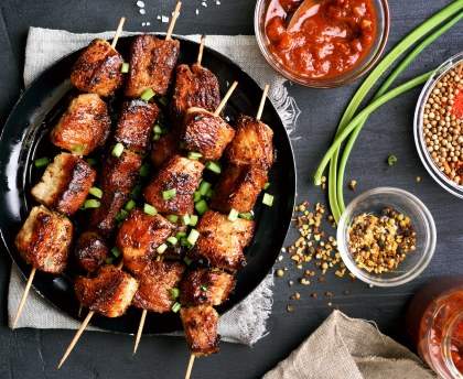 brochette de porc sauce piquante