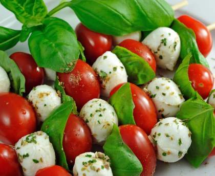 brochette de tomate cerise et mozzarella
