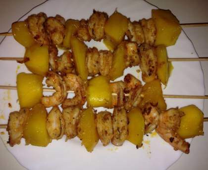 Brochettes aux crevettes et mangue au miel