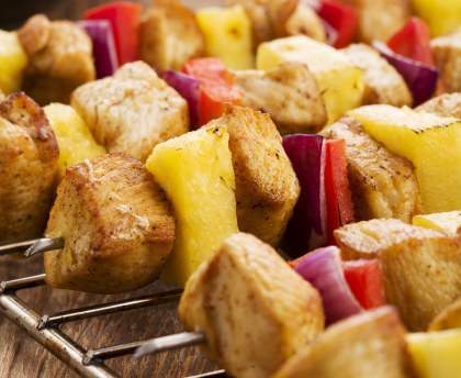 Brochettes de poulet à l'ananas