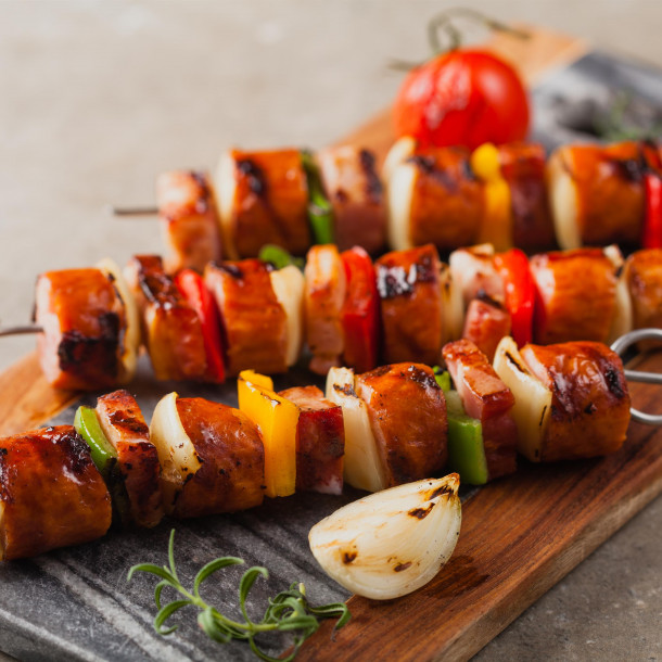 Brochettes de saucisses Knacki© au barbecue