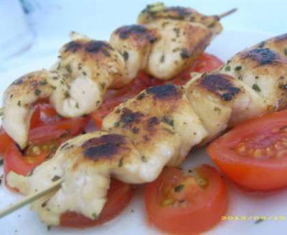 Brochettes tomates cerises poulet