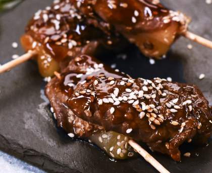 Brochettes Yakitori au carpaccio