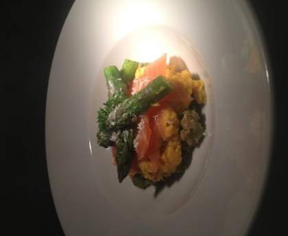 Brouillade d'oeufs aux asperges vertes