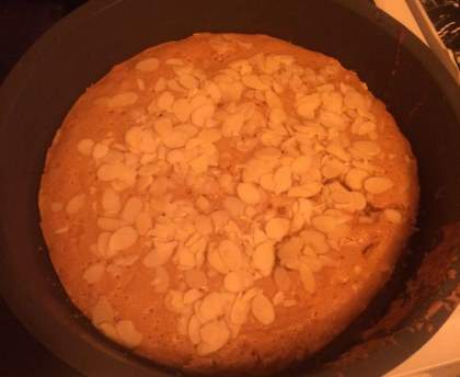 Brownie au chocolat blanc et aux amandes