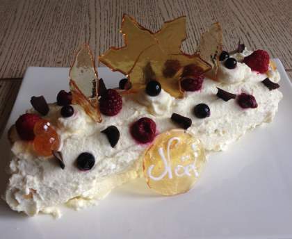 Bûche aux fruits rouges