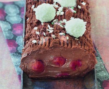 Bûche truffée aux cerises