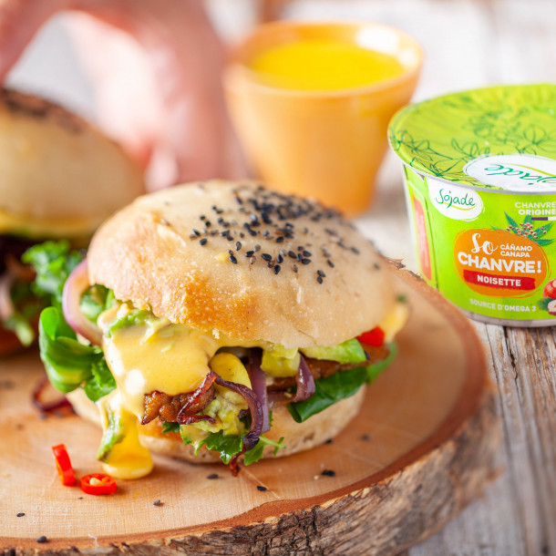 Burger veggie à l’avocat et sauce cheddar