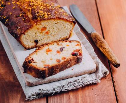Cake aux abricots et aux dattes