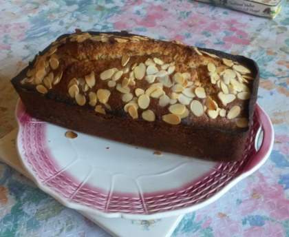 Cake aux amandes, au miel et à la cannelle