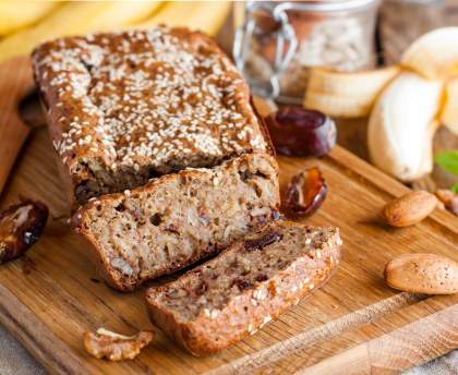 Cake aux dattes et aux amandes