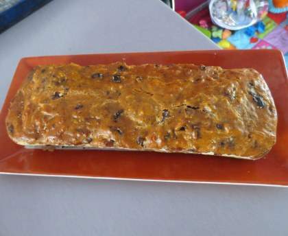 Cake aux olives noires, roquefort, noix et lardons
