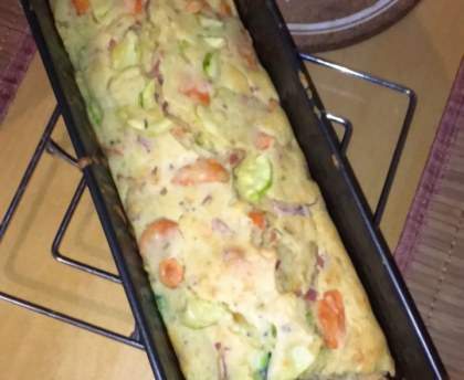 Cake courgettes/carottes/lardons