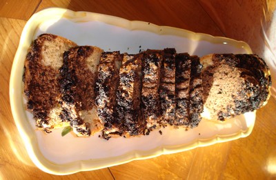 Cake marbré à la tapenade