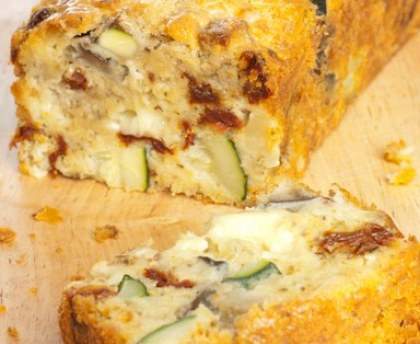 Cake sans gluten mozzarella et légumes du soleil 