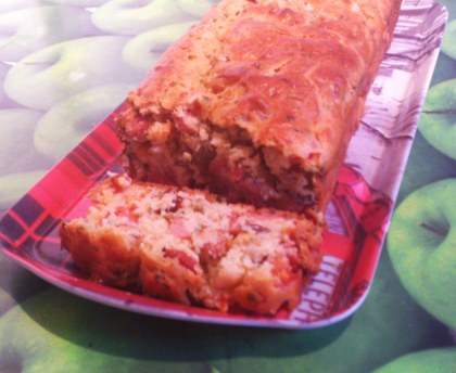Cake saucisse, tomate et olives