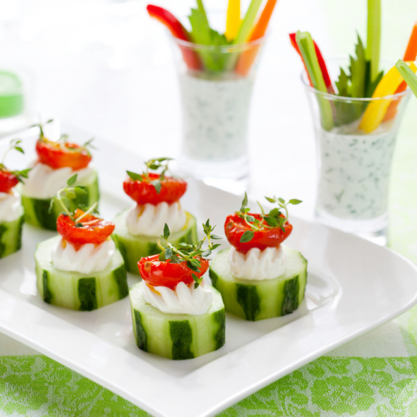 Canapés apéritifs véganes de concombre au tofu soyeux